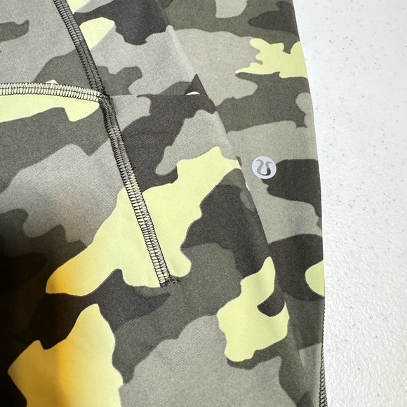 Lululemon swift speed he tight camo print yoga leggings women’s size 6 - Picture 6 of 10